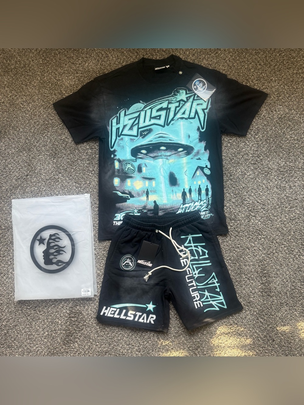 Hellstar Men's Black & Teal Graphic Short Sleeve Tee